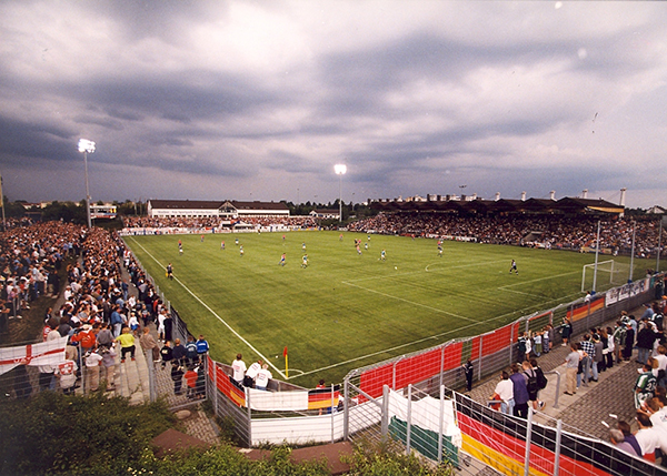 Sportpark 1999 vor Umbau - Bildrechte: Archiv SpVgg Unterhaching